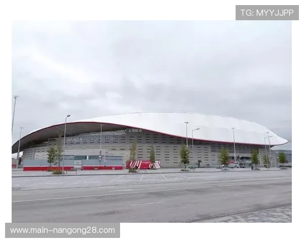 欧冠主题公园在马德里开幕，互动体验吸引全球球迷参观